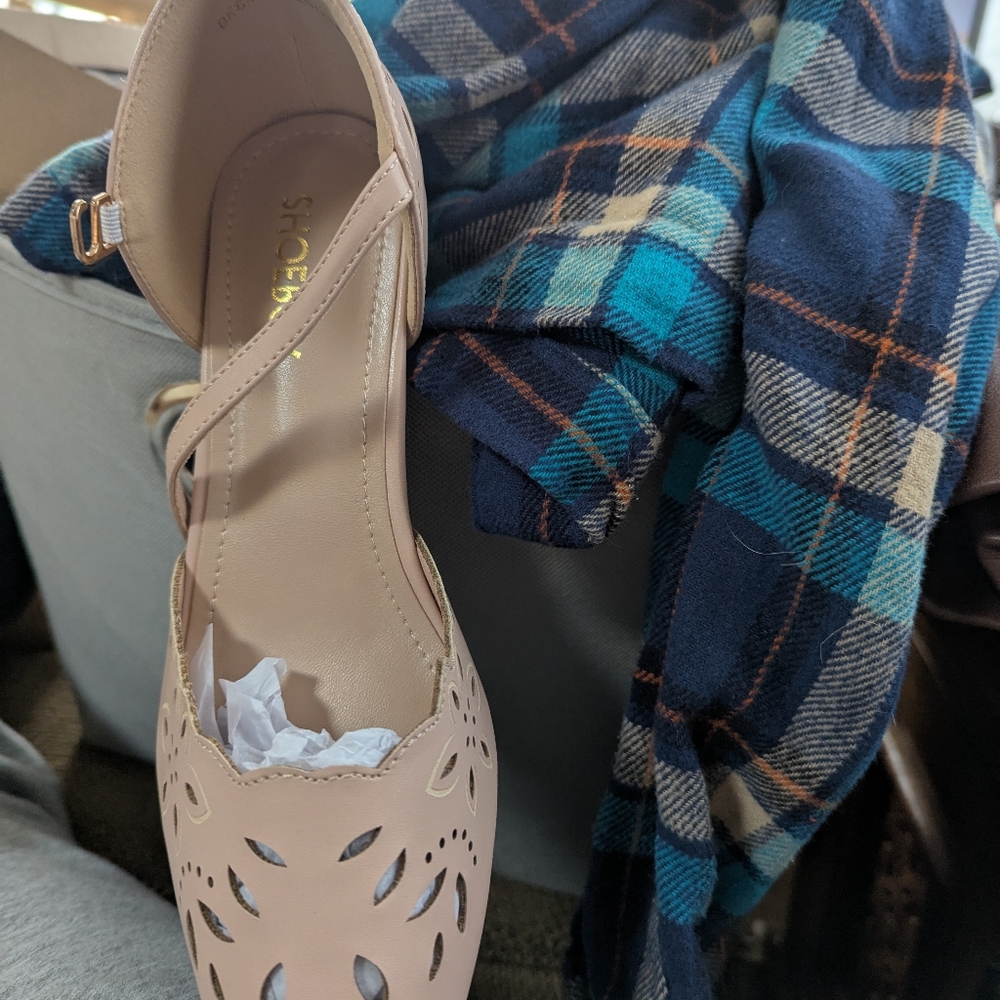 MIB Shoebox Faux Leather Beige Cutout Ankle Strap Stacked Heel Sz 9 Eur 40